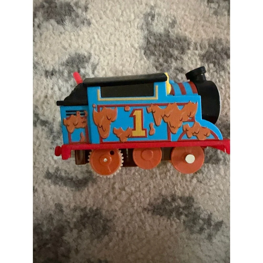 Motorized Toy Train Muddy Thomas Engine with Cargo Cars